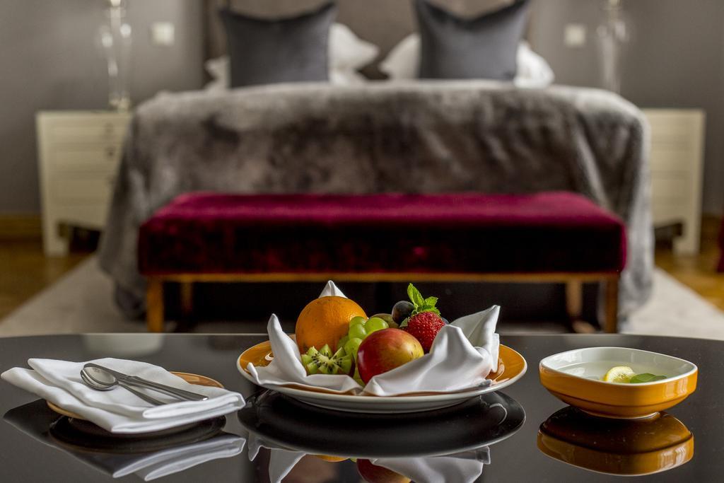 St. Petersbourg Hotel - Small Luxury Hotels Of The World Talin Exterior foto