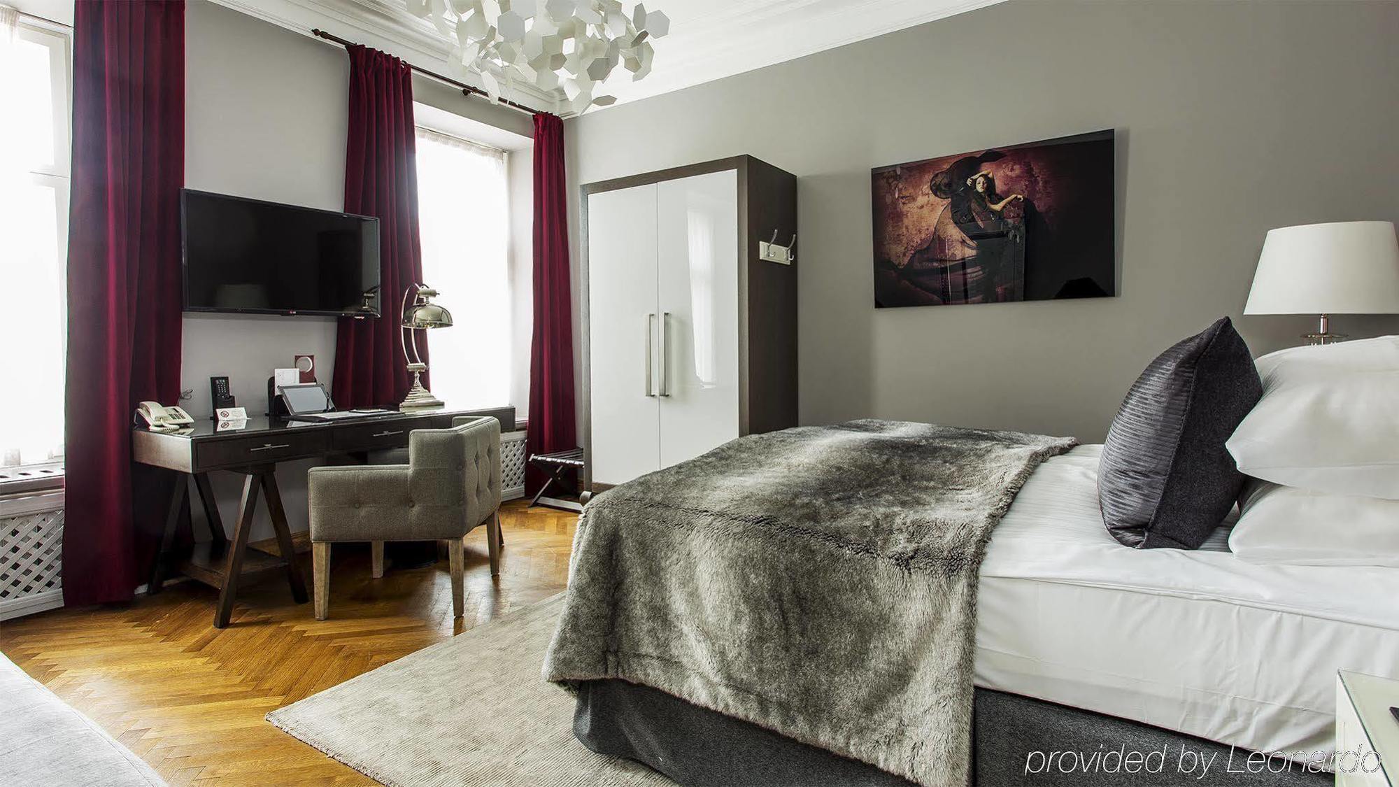 St. Petersbourg Hotel - Small Luxury Hotels Of The World Talin Exterior foto
