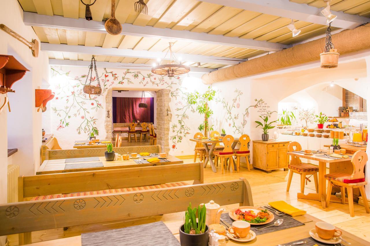 St. Petersbourg Hotel - Small Luxury Hotels Of The World Talin Exterior foto