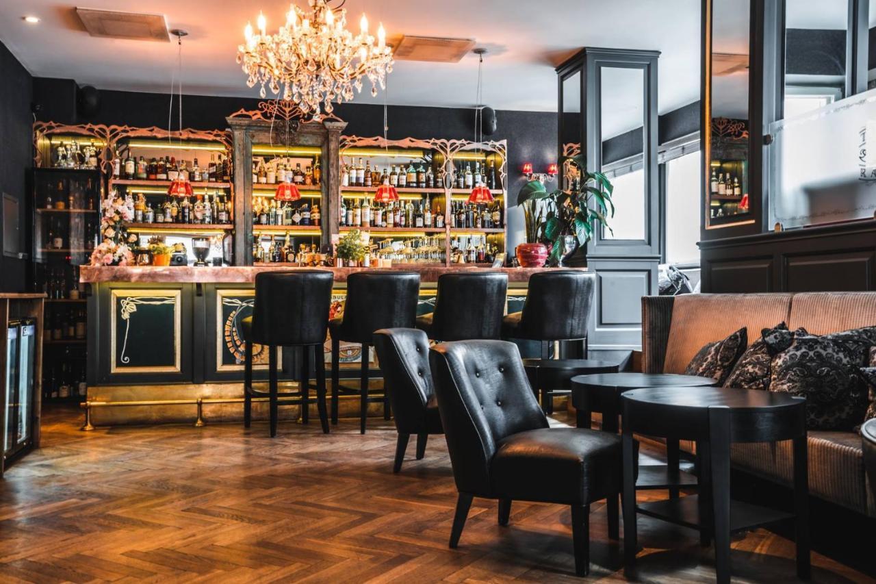 St. Petersbourg Hotel - Small Luxury Hotels Of The World Talin Exterior foto