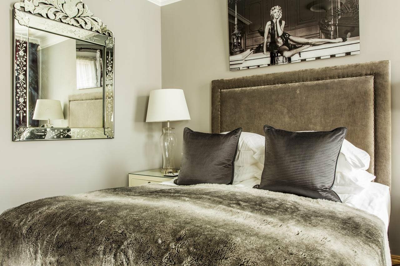 St. Petersbourg Hotel - Small Luxury Hotels Of The World Talin Exterior foto